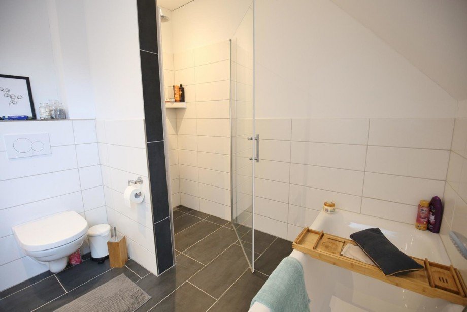 Vollbad im DG Doppelhaush�lfte Kisdorf