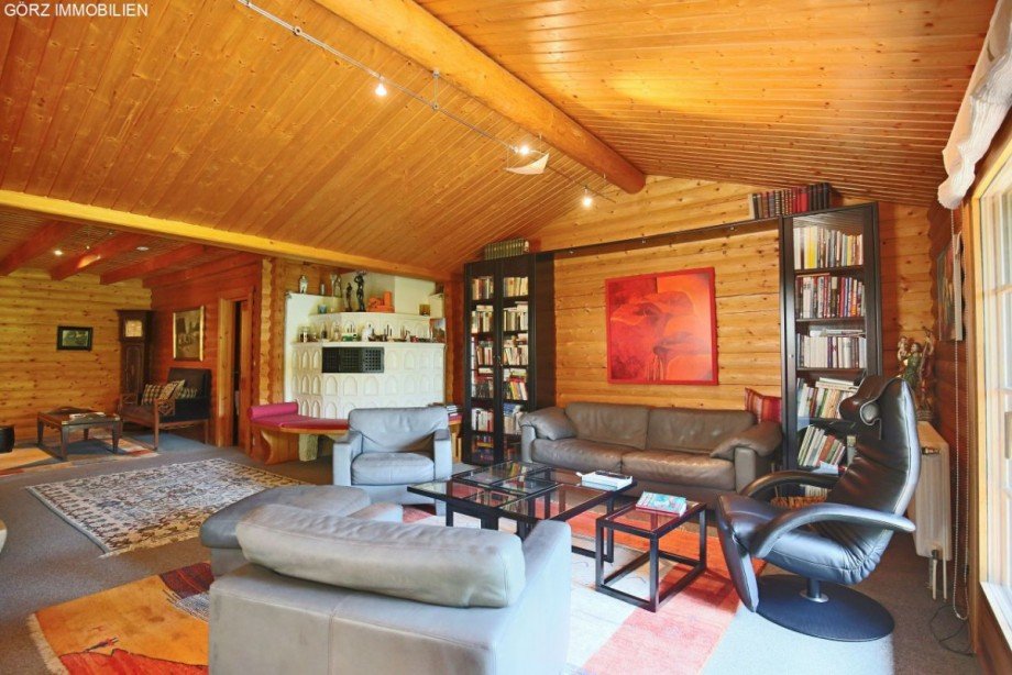 Wohnzimmer mit Kachelofen B�rohaus Kaltenkirchen
