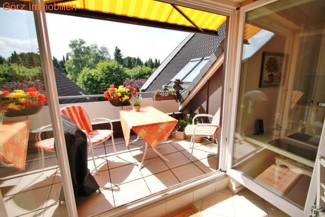 Balkon Nr.2 Der K�chen-Balkon mit Markise Dachgeschosswohnung Norderstedt