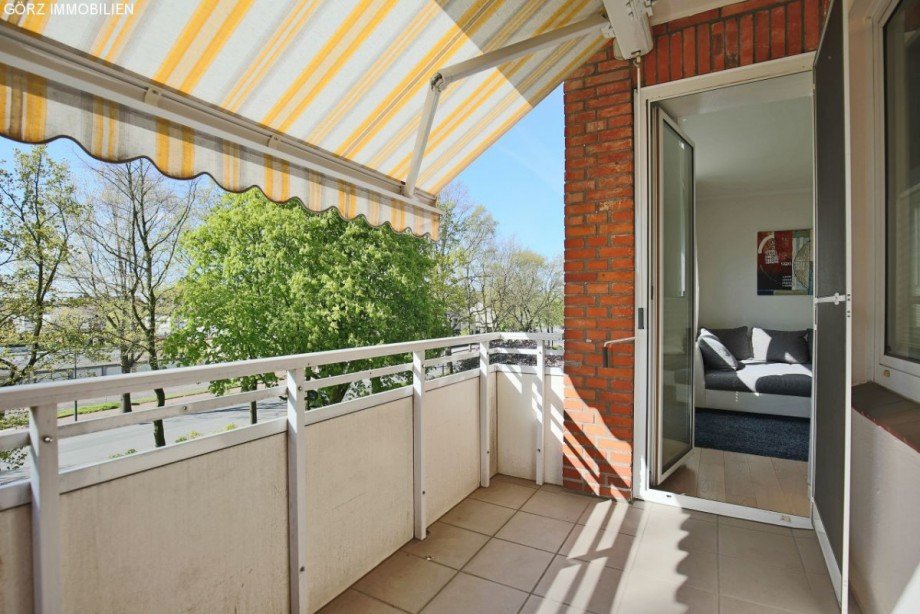 Balkon mit Markise Etagenwohnung Pinneberg