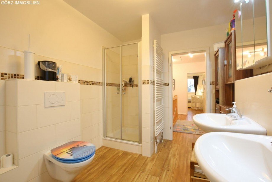 .. mit Badewanne und Dusche Doppelhaush�lfte Barmstedt