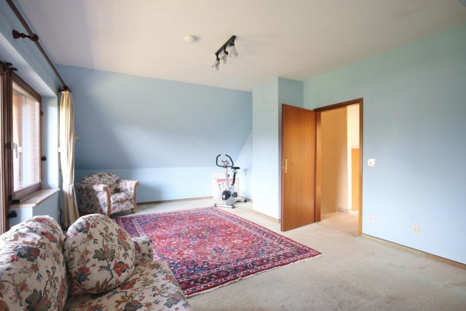 Kinder-/Schlafzimmer 1 mit Loggia OG Einfamilienhaus Norderstedt