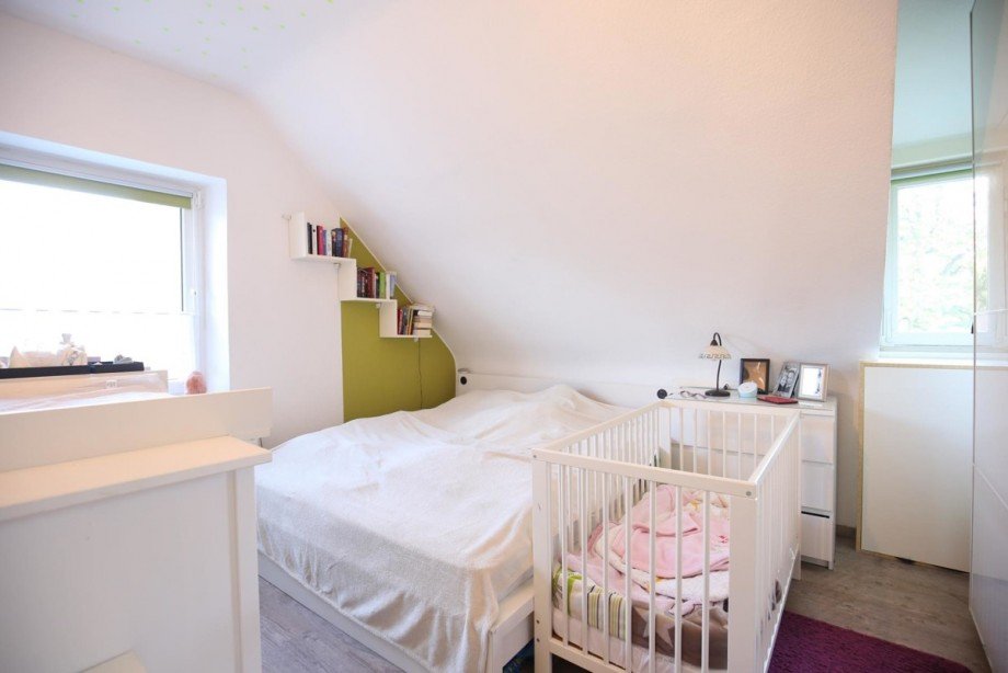 Schlafzimmer Dachgeschoss Doppelhaush�lfte Hamburg-Sasel