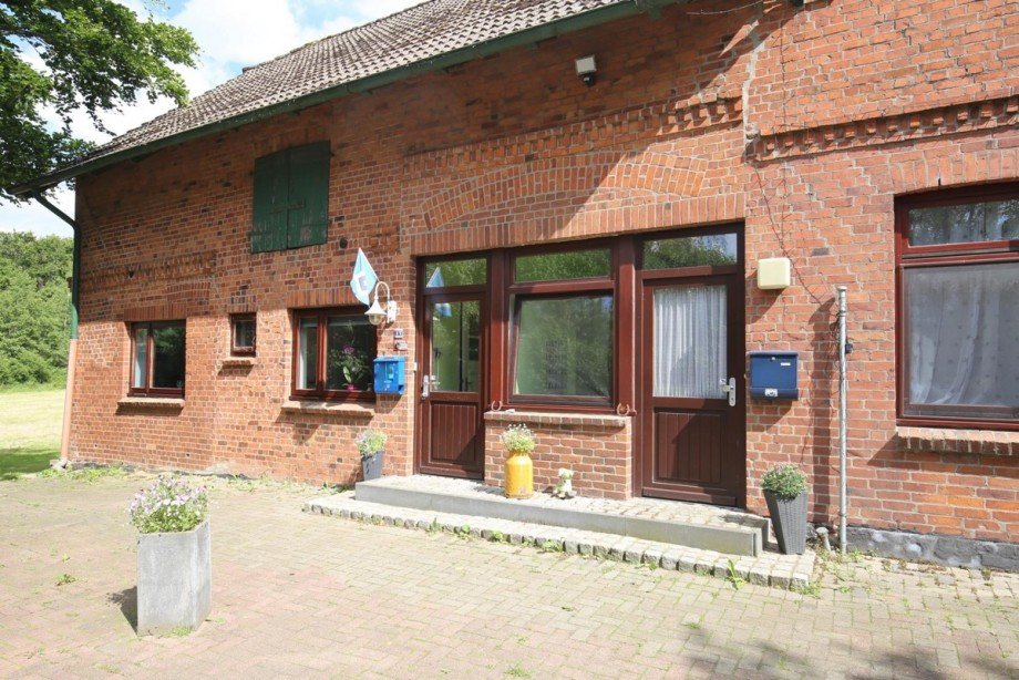 Eingang Wohnung 2 Mehrfamilienhaus Bargfeld-Stegen