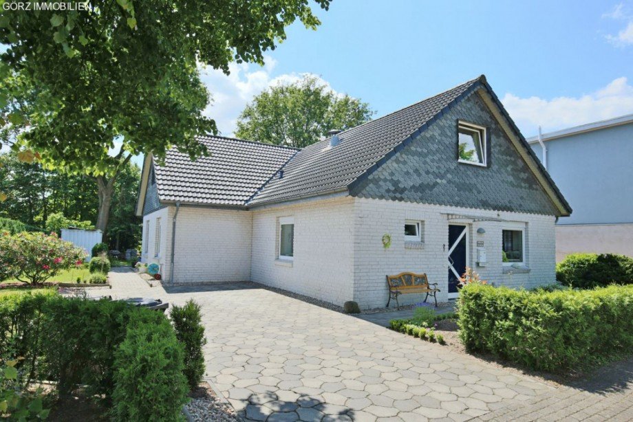 Ansicht von der Stra�enseite Einfamilienhaus Kaltenkirchen