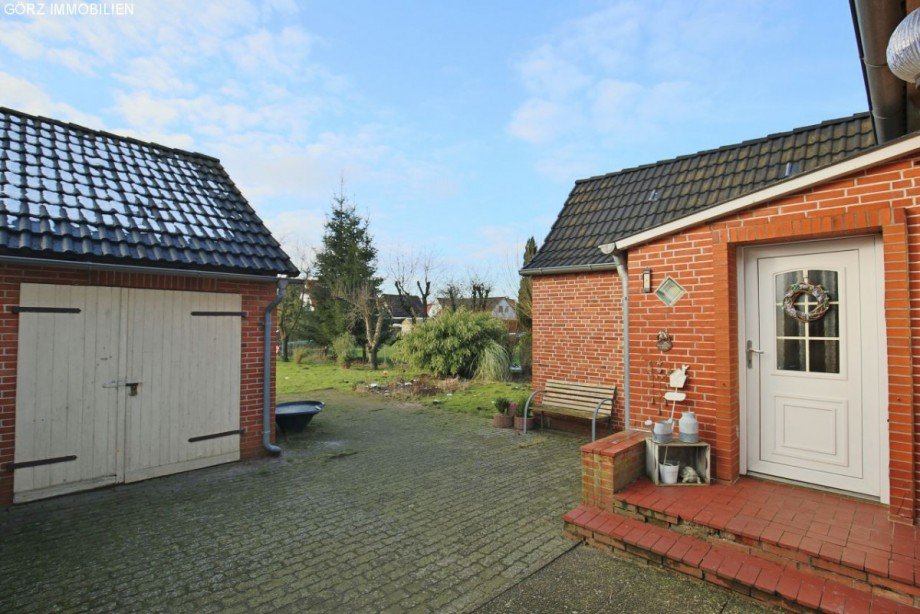 Eingang und Garage Einfamilienhaus Brande-H�rnerkirchen