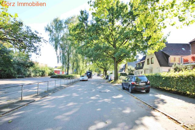 Die Stra�e ist keine Durchfahrtsstra�e und sehr ruhig Terrassenwohnung Hamburg