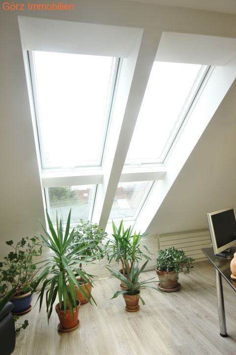DG - viel Licht durch gro�e Dachfl�chenfenster Reihenhaus Quickborn-Heide