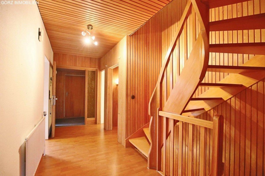 Holztreppe zum OG Reihenmittelhaus K�lln-Reisiek