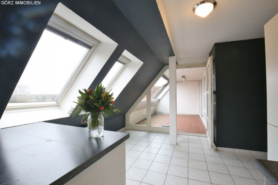 Blick von der K�che auf die Loggia Dachgeschosswohnung Norderstedt