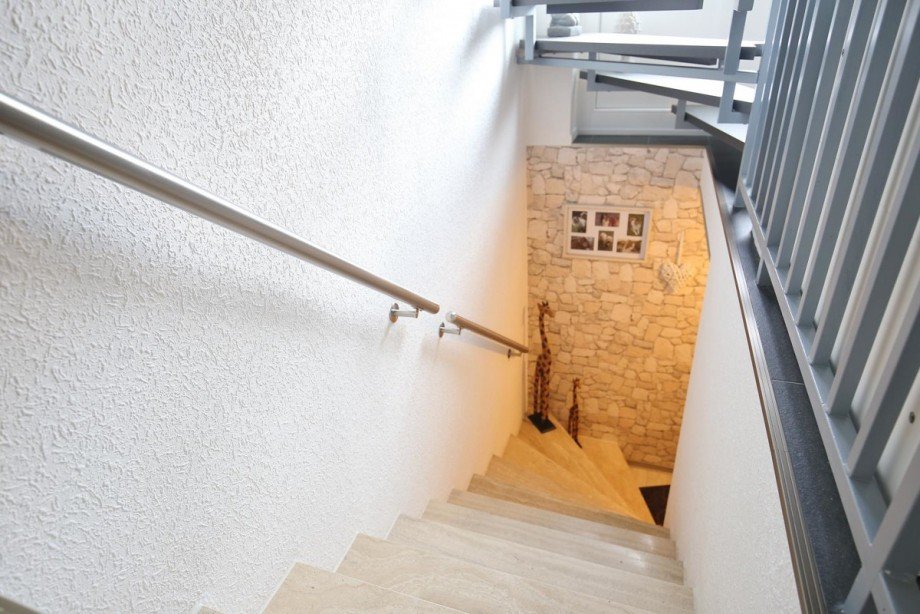 Treppe in den Keller Doppelhaush�lfte Pinneberg