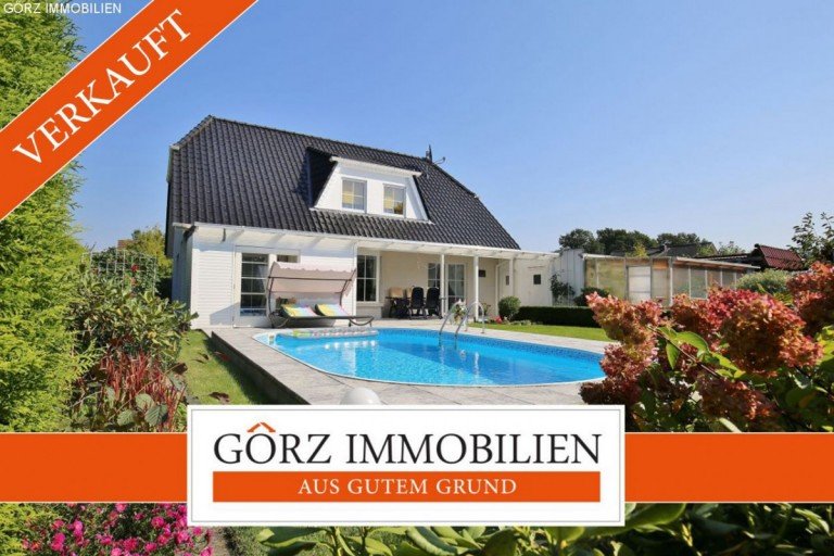  Kaltenkirchen Einfamilienhaus *VERKAUFT* - Neuwertiges Einfamilienhaus mit Swimming-Pool in Bestlage