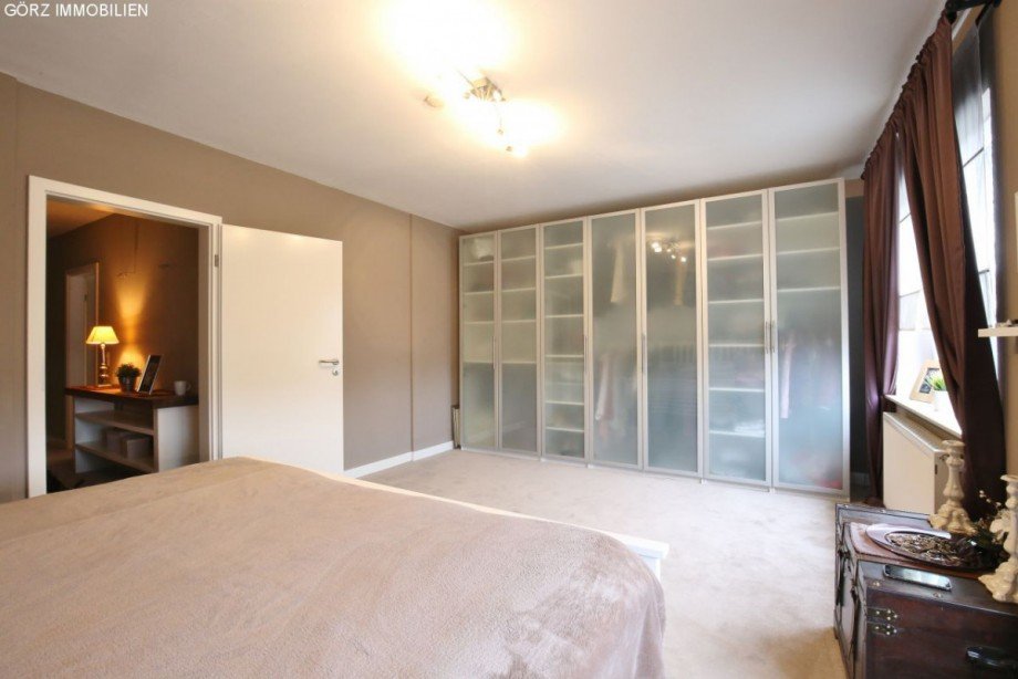 genug Platz f�r einen gro�en Kleiderschrank Reihenhaus Quickborn