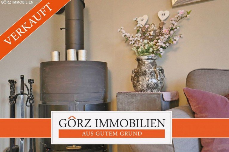  Quickborn Reihenhaus *VERKAUFT* Raumwunder! - Gro�z�giges Stadthaus der Extraklasse mit Kamin und Carport in Sackgasse