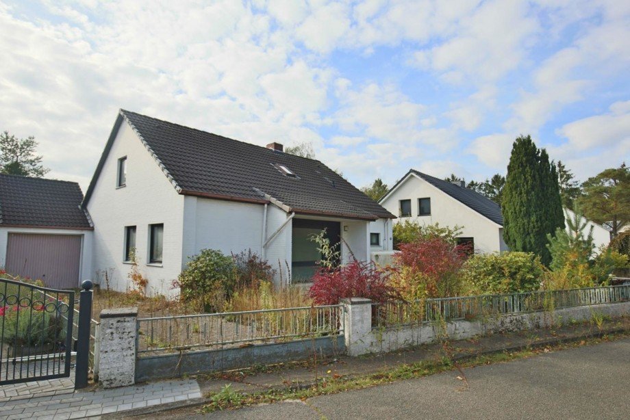 Stra�enansicht Einfamilienhaus Henstedt-Ulzburg