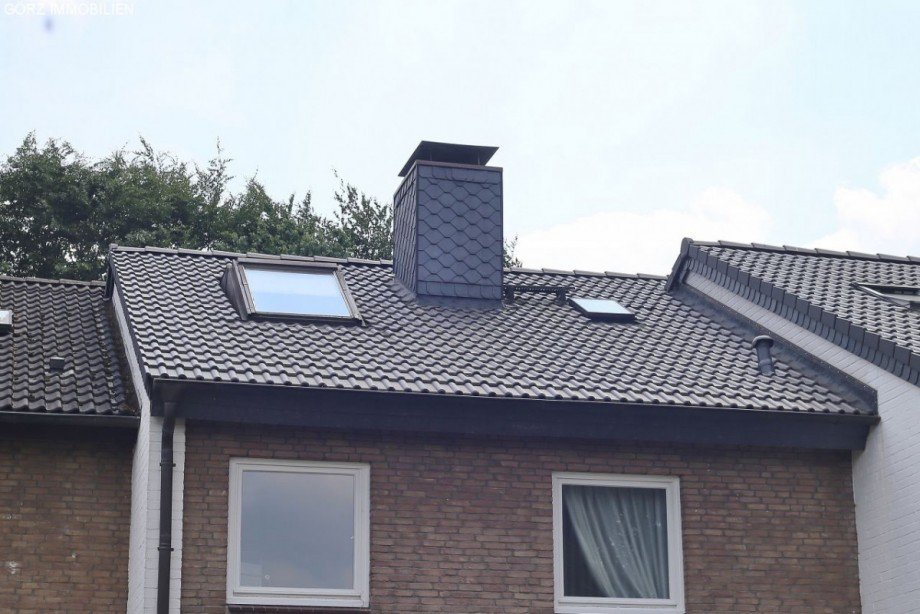 Neues Dach incl. Schornstein Reihenmittelhaus Norderstedt