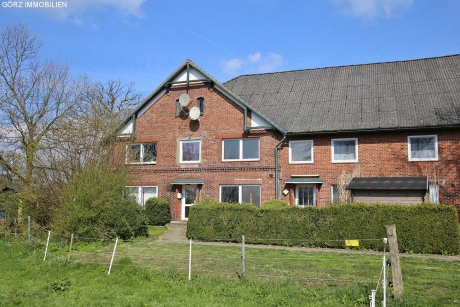gepflegter Gesamtzustand Mehrfamilienhaus Lutzhorn