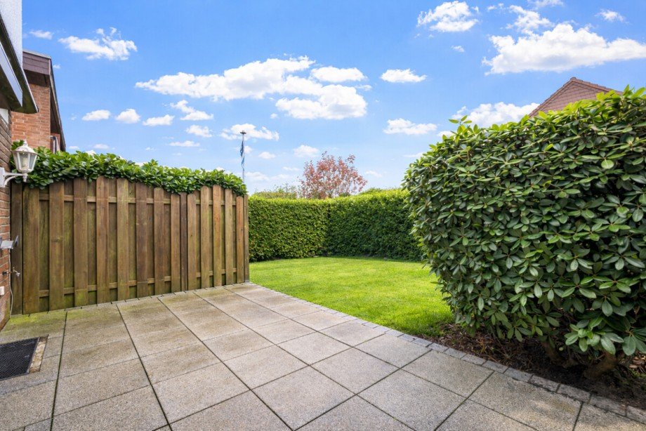 hoher Holzzaun Reihenendhaus Henstedt-Ulzburg