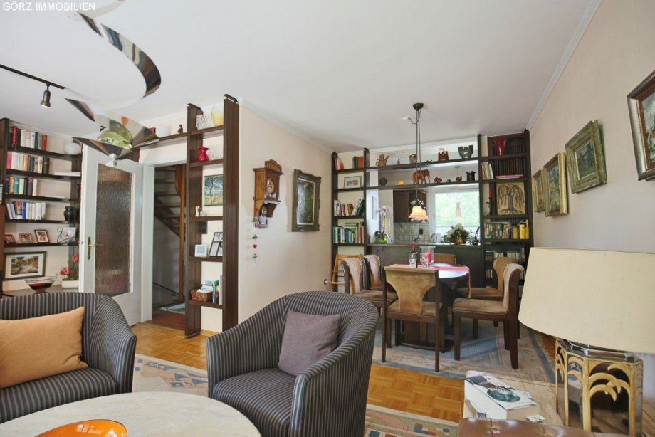 Essbereich mit Blick in die K�che Reihenmittelhaus Norderstedt