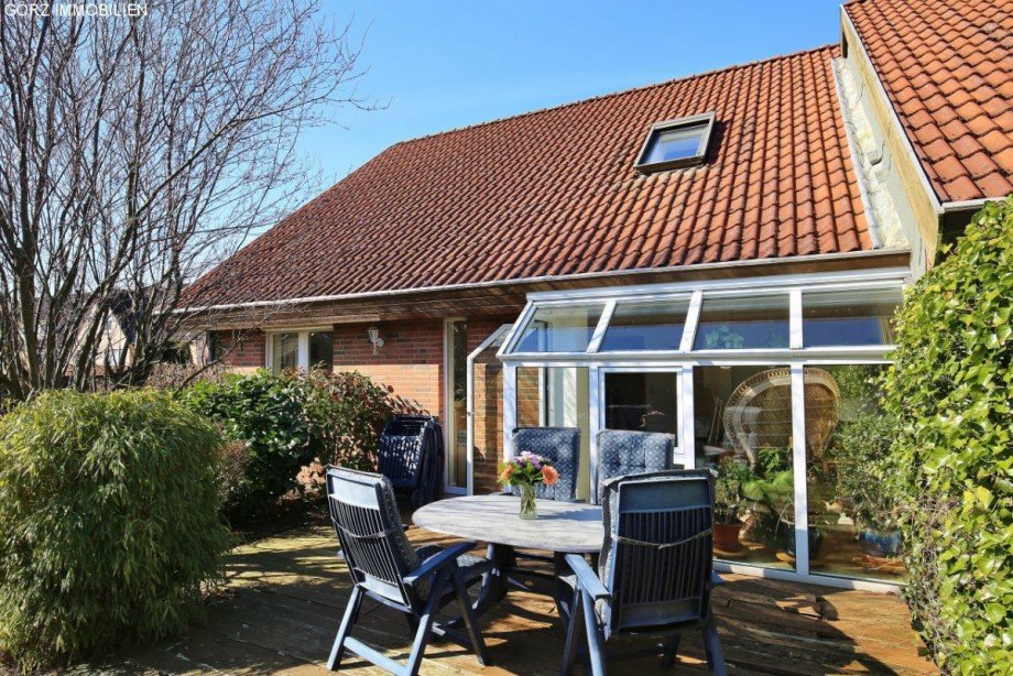 Glaserker mit vorgelagerter Terrasse Reihenendhaus Barmstedt