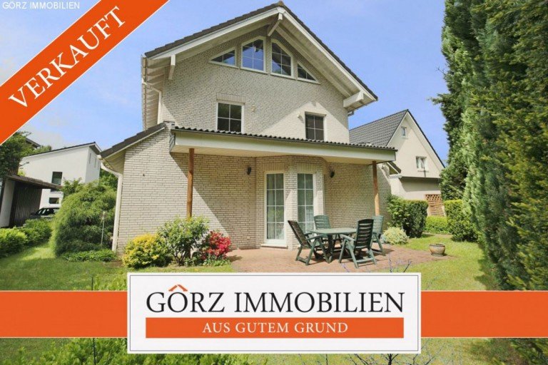 Norderstedt Doppelhaushälfte *VERKAUFT* Doppelhaushälfte mit großem Dachstudio in ruhiger rückwärtiger Lage