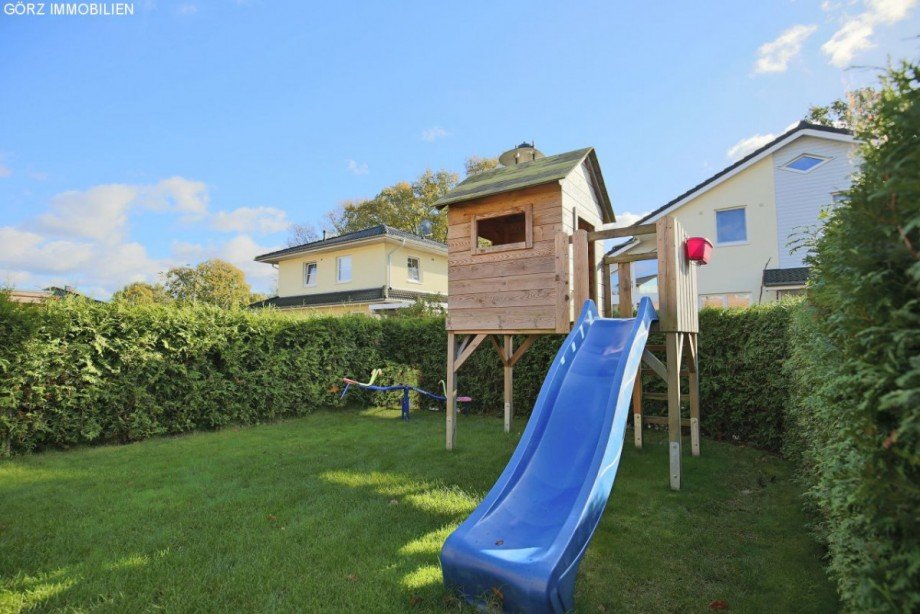 ... und Platz f�r Spielger�te Doppelhaush�lfte Barmstedt