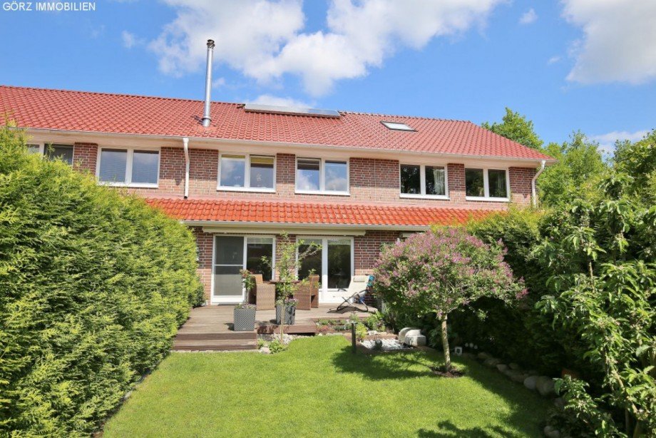 geschmackvoller Garten Reihenhaus Norderstedt
