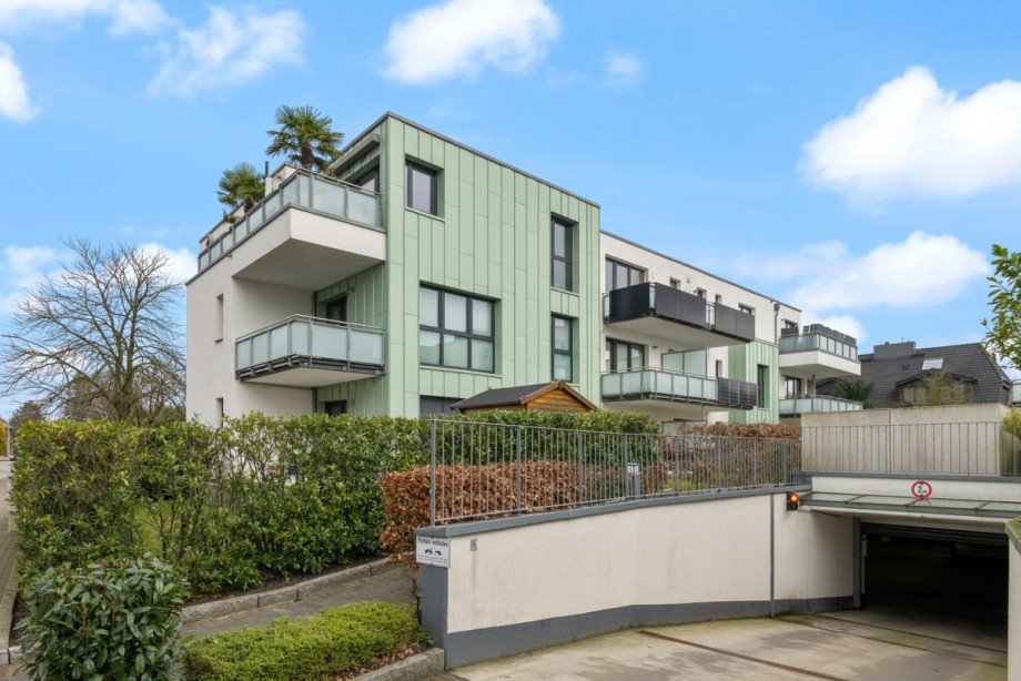 Hausansicht und TG Penthousewohnung Norderstedt