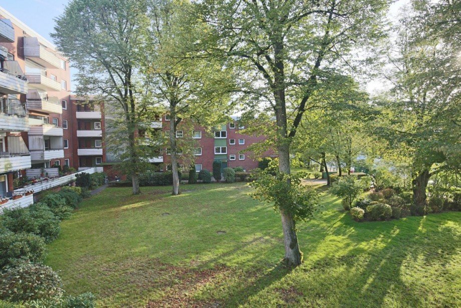 Blick ins Gr�ne Etagenwohnung Norderstedt