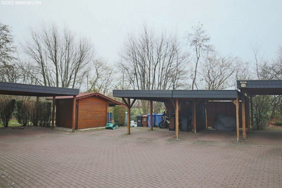Carports und Stellpl�tze Reihenmittelhaus Ellerau