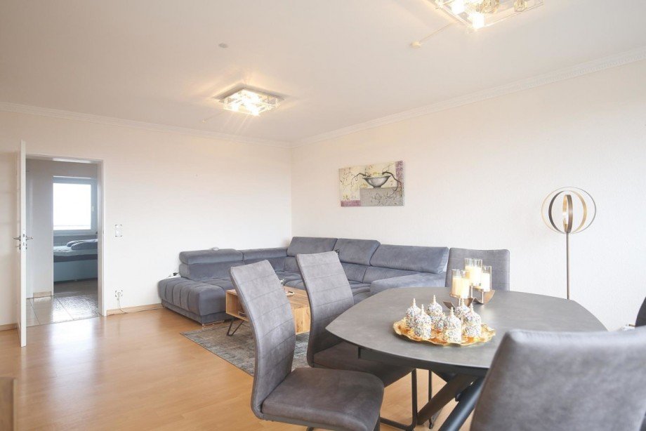 Platz f�r eine gro�e Couch Dachgeschosswohnung Norderstedt
