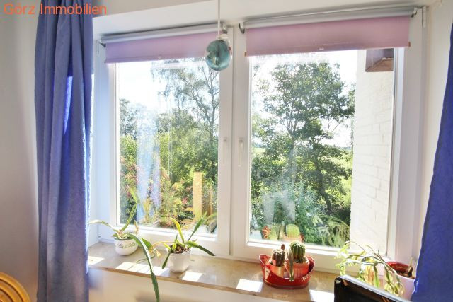 von B�umen umgeben Reihenendhaus Quickborn-Heide