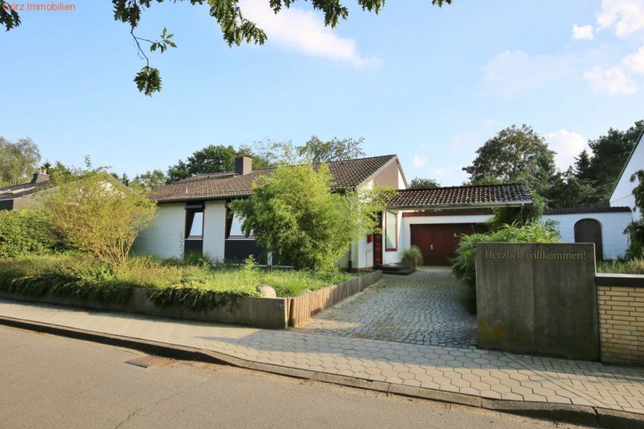 Stra�enansicht: Eingangsbereich, Doppelgarage Einfamilienhaus Quickborn