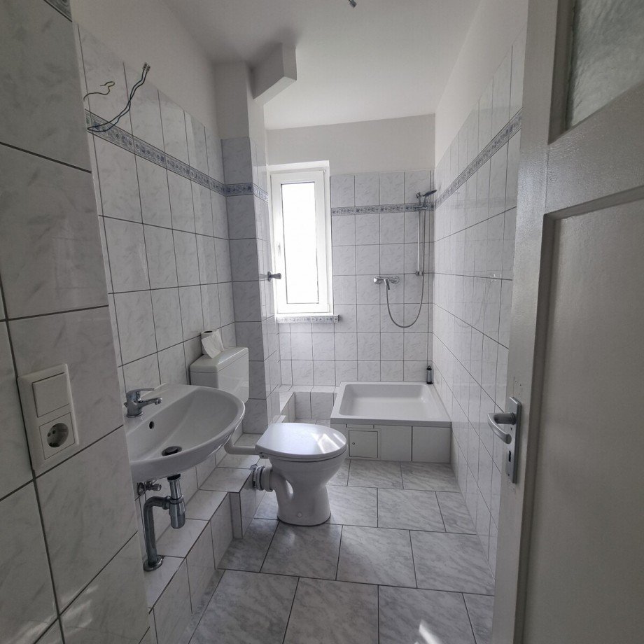 Duschbad mit Fenster Etagenwohnung Barmstedt