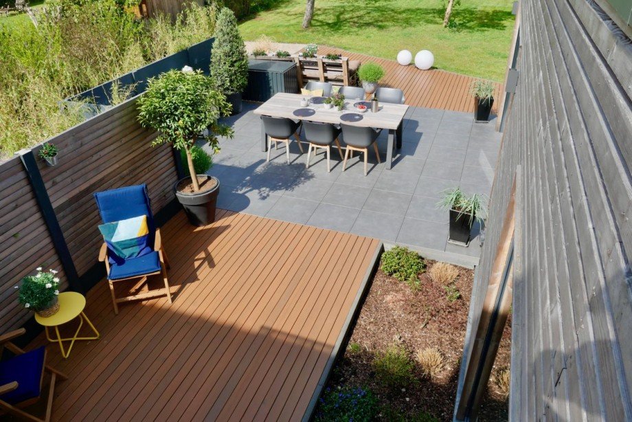 Blick auf die Terrasse Doppelhaush�lfte Norderstedt