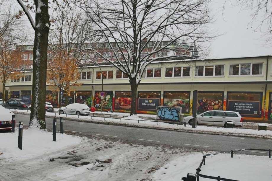 direkt gegen�ber SB Markt Wohn- / Gesch�ftshaus Hamburg