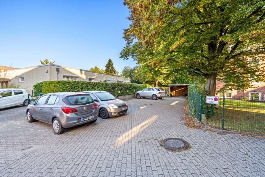 PKW-Stellpl�tze Wohn- / Gesch�ftshaus Norderstedt