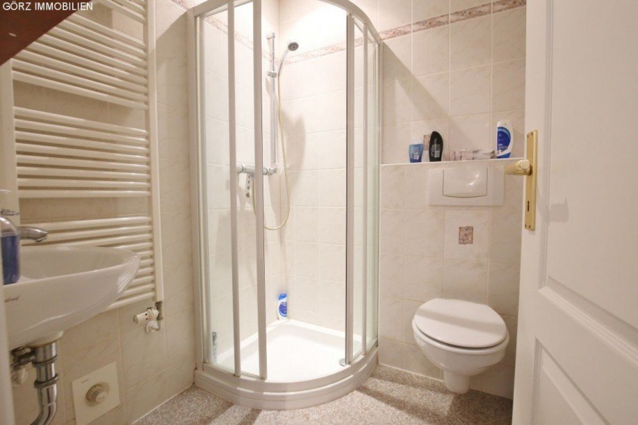 G�ste WC mit Dusche Doppelhaush�lfte Norderstedt