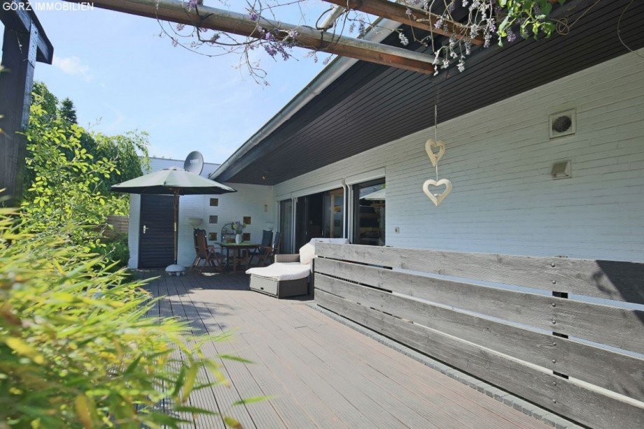 Terrasse mit Kellerabgang Einfamilienhaus Kaltenkirchen