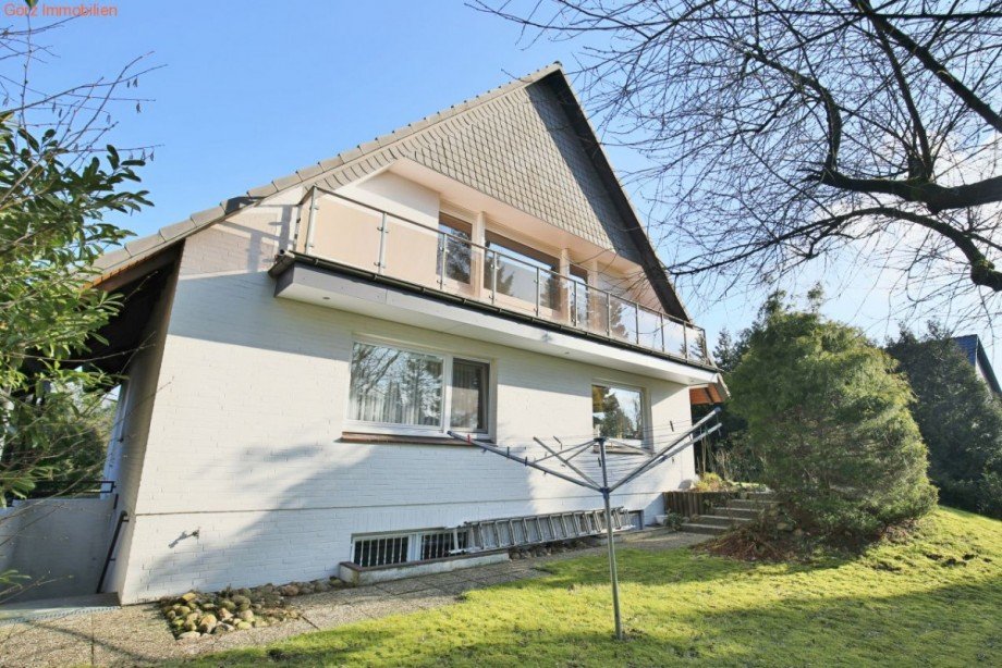 R�ckseite des Hauses mit Balkon Zweifamilienhaus Quickborn-Heide
