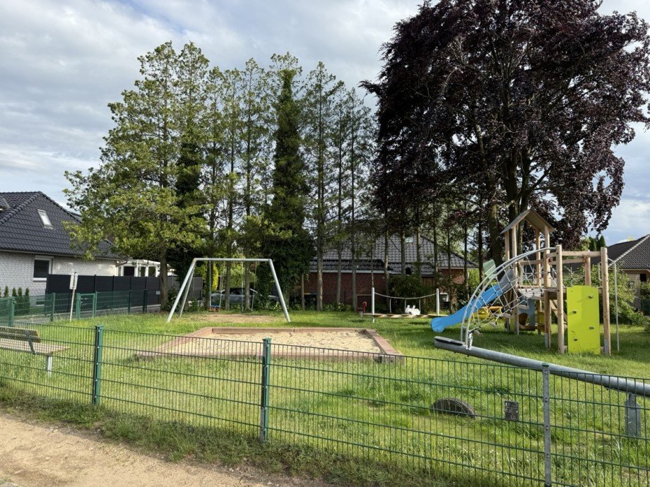 Spielplatz in der Stra�e Wohngrundst�ck Tangstedt