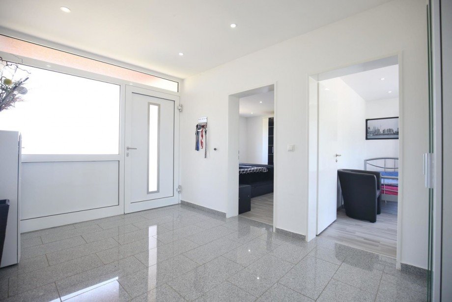 gro�z�giger Eingangsbereich Bungalow Norderstedt