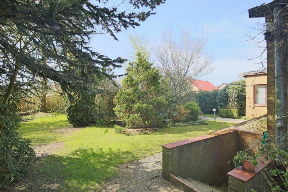 eingewachsener Garten Einfamilienhaus Quickborn