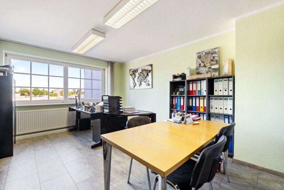  Wohn- / Gesch�ftshaus Quickborn