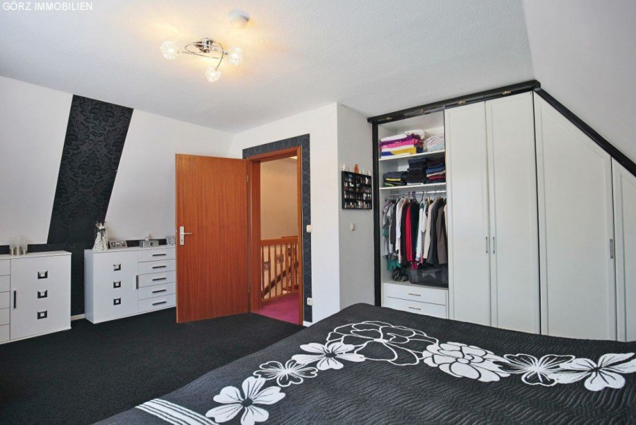 praktischer Einbauschrank im Schlafzimmer Einfamilienhaus Henstedt-Ulzburg