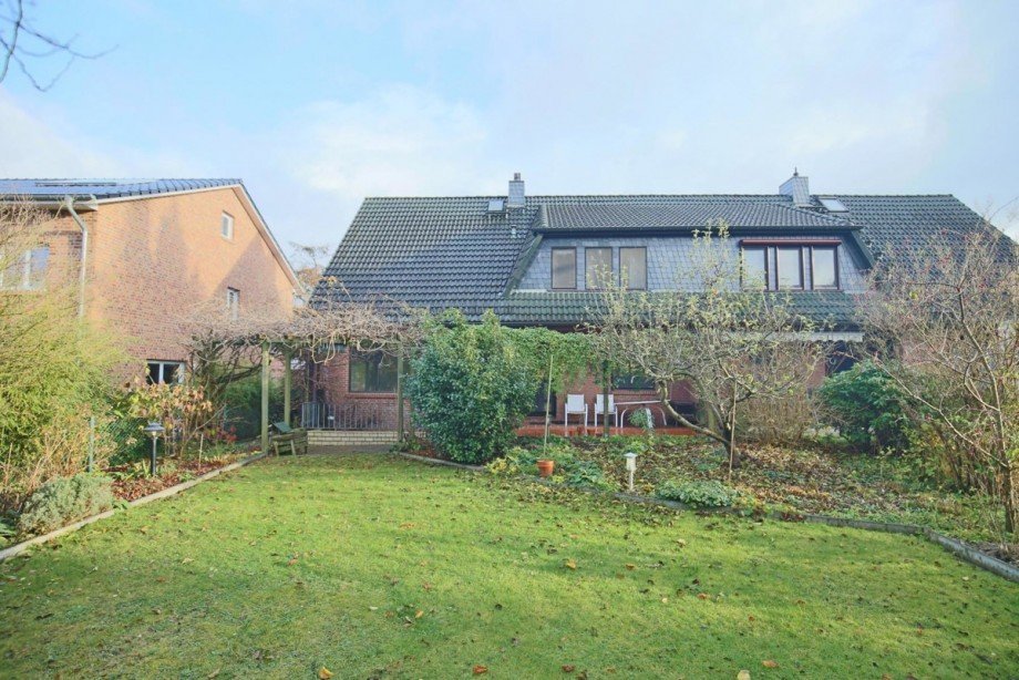 Blick vom Garten Doppelhaush�lfte Norderstedt