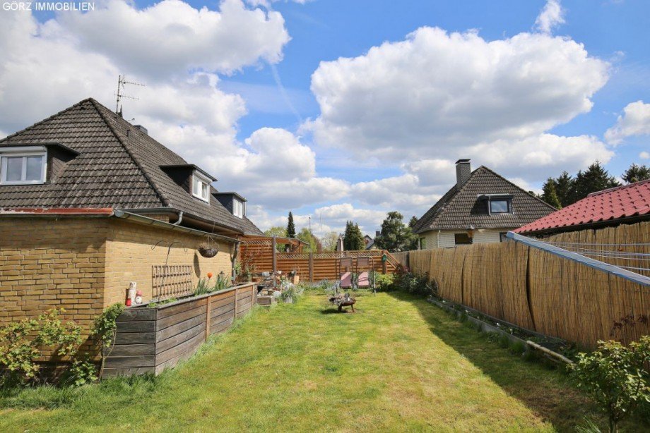 Blick vom Poolbereich Doppelhaush�lfte Quickborn-Heide